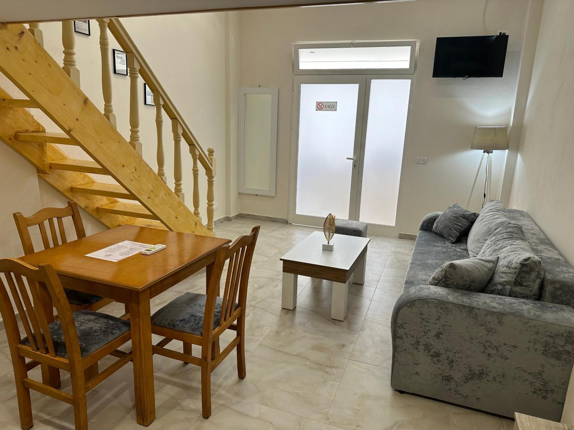 Troy Aparthotel Durrës 外观 照片