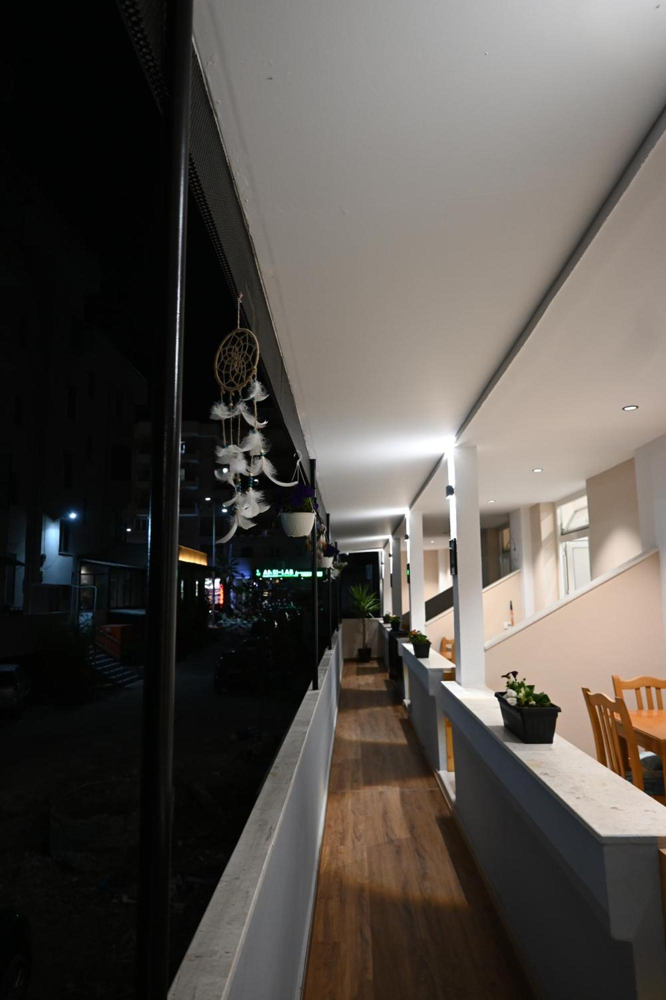Troy Aparthotel Durrës 外观 照片