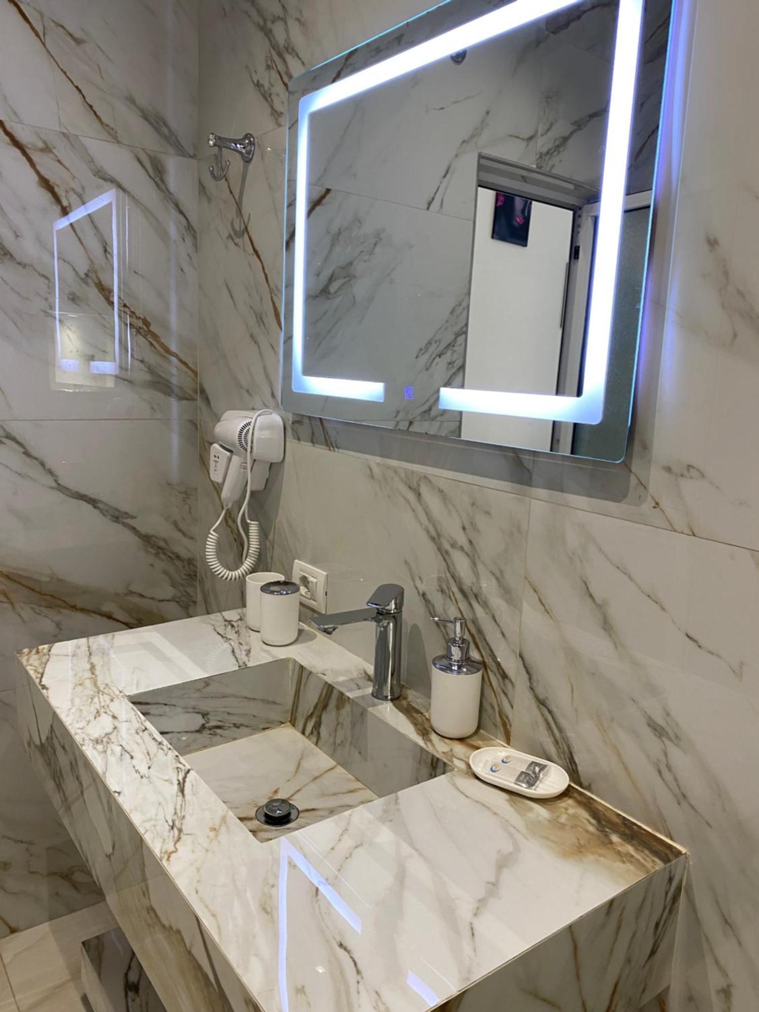 Troy Aparthotel Durrës 外观 照片